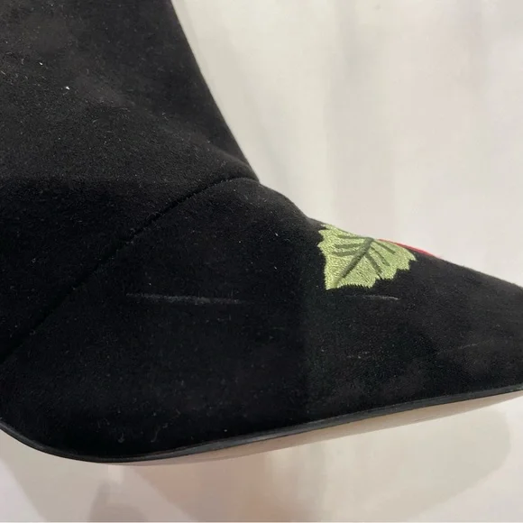 Betsey Johnson Estelle Black Embroidered Flower Boots Heels Size 8.5 Whimsigoth - Picture 9 of 13